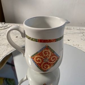 1 Corelle Sand Art 8 oz Creamer